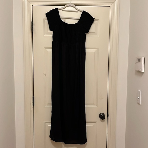 Times two Black Maternity Off- shoulder smocked Maxi Dress/NWT/Large - Picture 2 of 9